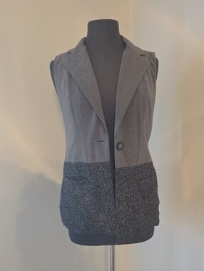 CAbi Grey Two-Tone Sleeveless Blazer Vest